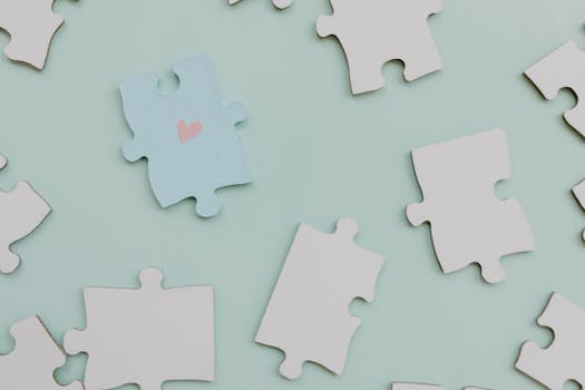 young person with smartphone and cash